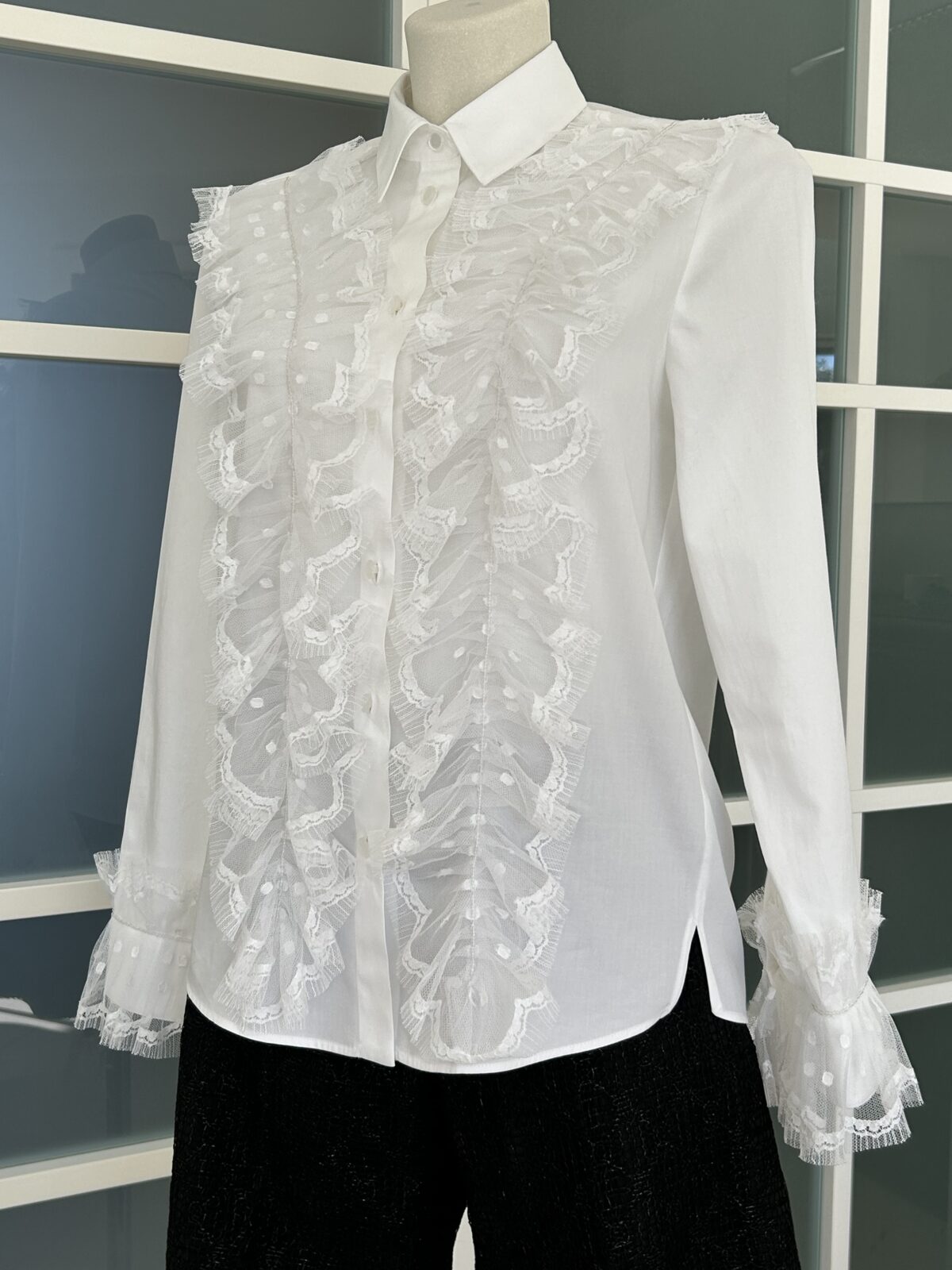 Chemise blanche à volants en dentelle - Signature F