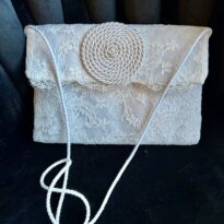 Pochette dentelle blache géométrique - Signature F