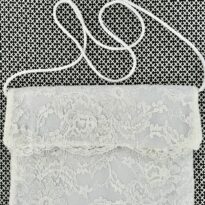 Pochette en dentelle blanche - Signature F