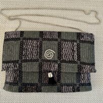 Pochette dentelle noire et grise dessin géométrique 2 - Signature F